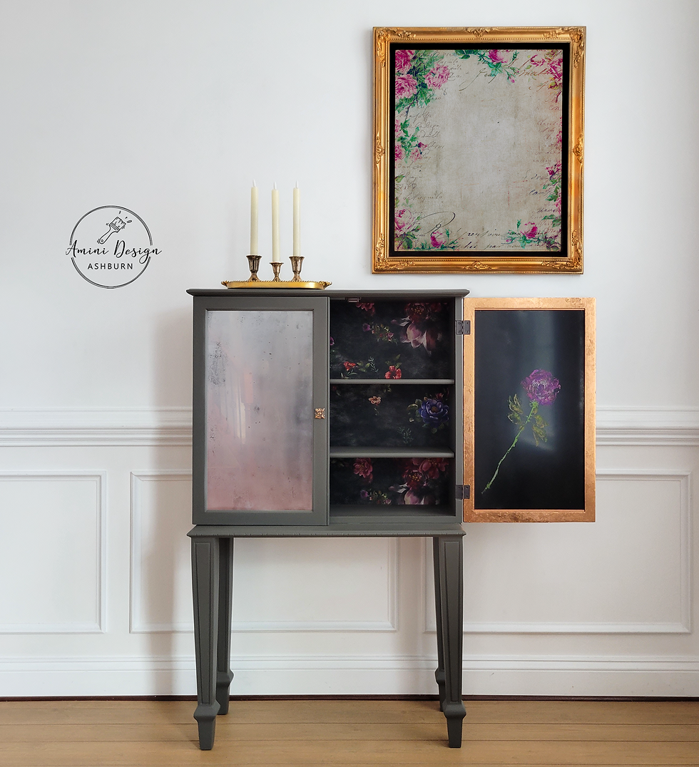 Petite Cabinet