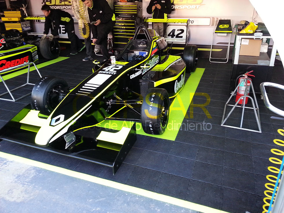 Equipo JLS formula Renault 2013