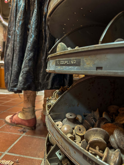 Shoes, Skirt and Couplings