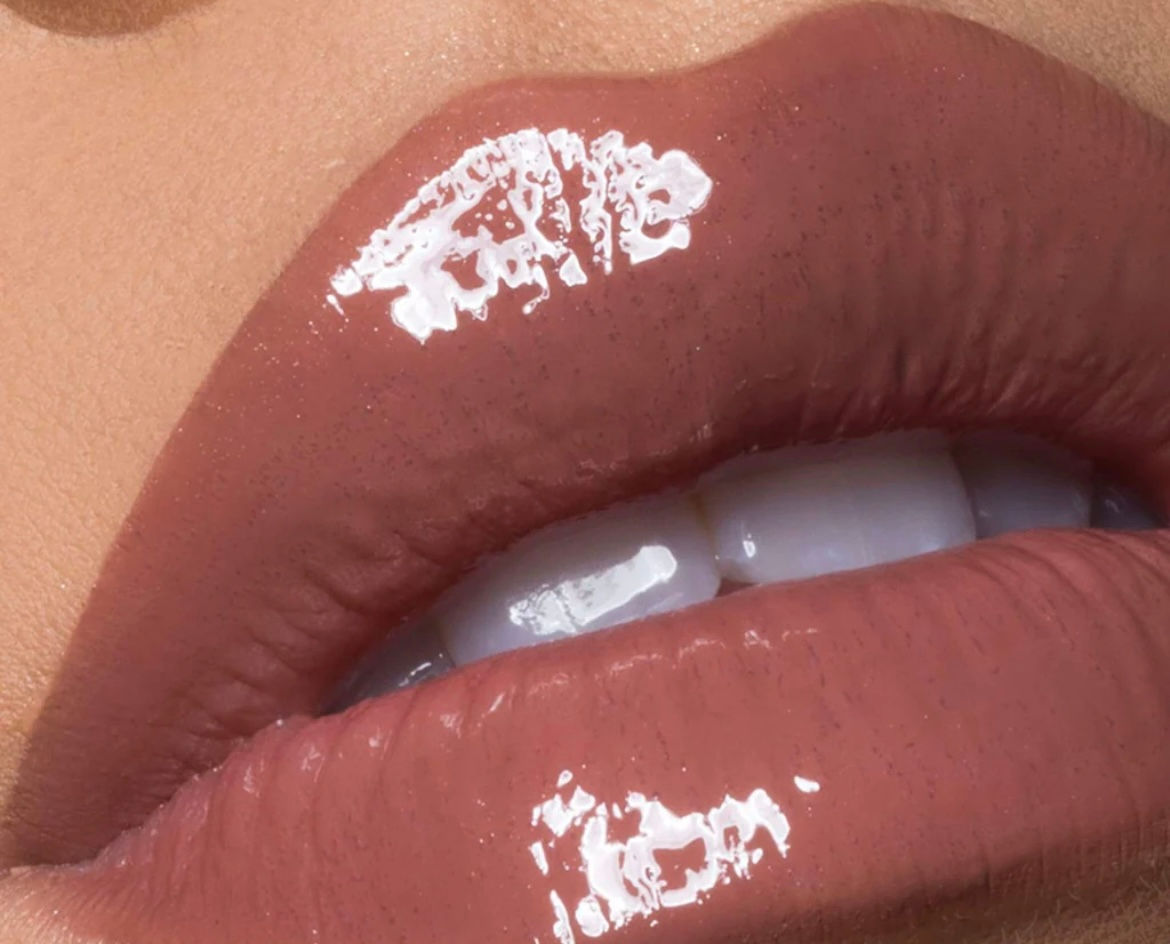 lips wearing creamy motivation lip gloss