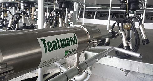 Teatwand-Automatic-teat-sprayer-wand-in-milking-shed.jpg