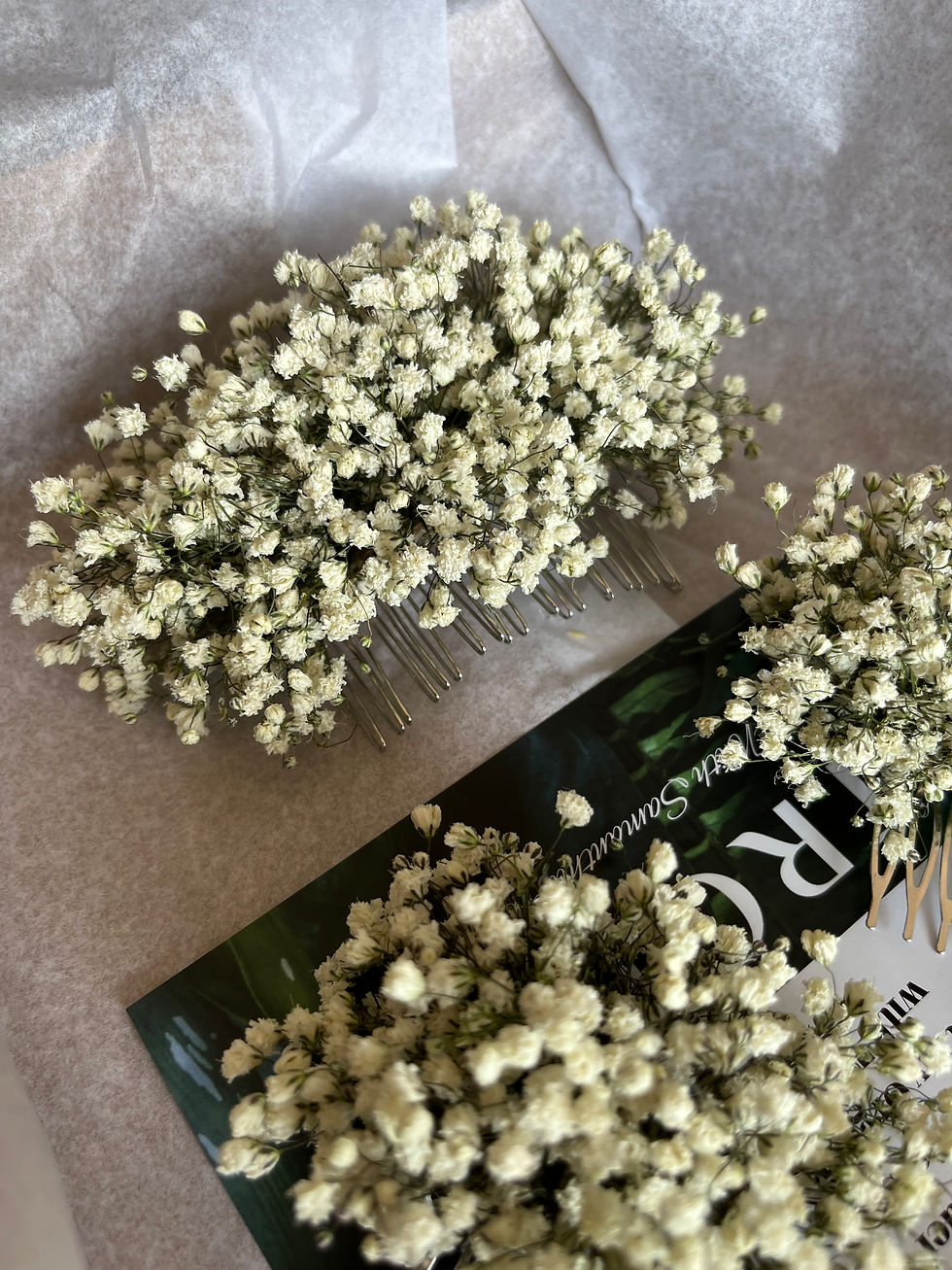 Thumbnail: Bridal White Dried Gypsophila Hair Comb