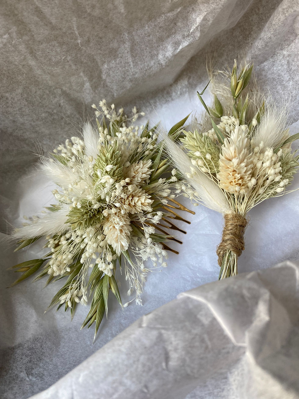 Thumbnail: Dried Flower Bohemian Style Hair Comb