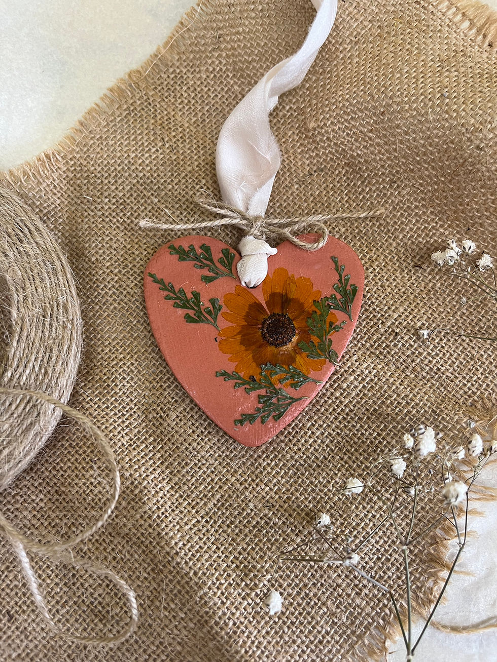 Thumbnail: Ceramic Terracotta Heart Oxeye Sunflower Decoration