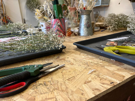 Create Stunning Bridal Party Flowers with Expert Guidance from Samantha in Our Fun Workshop @ Dolly Girls Flowers