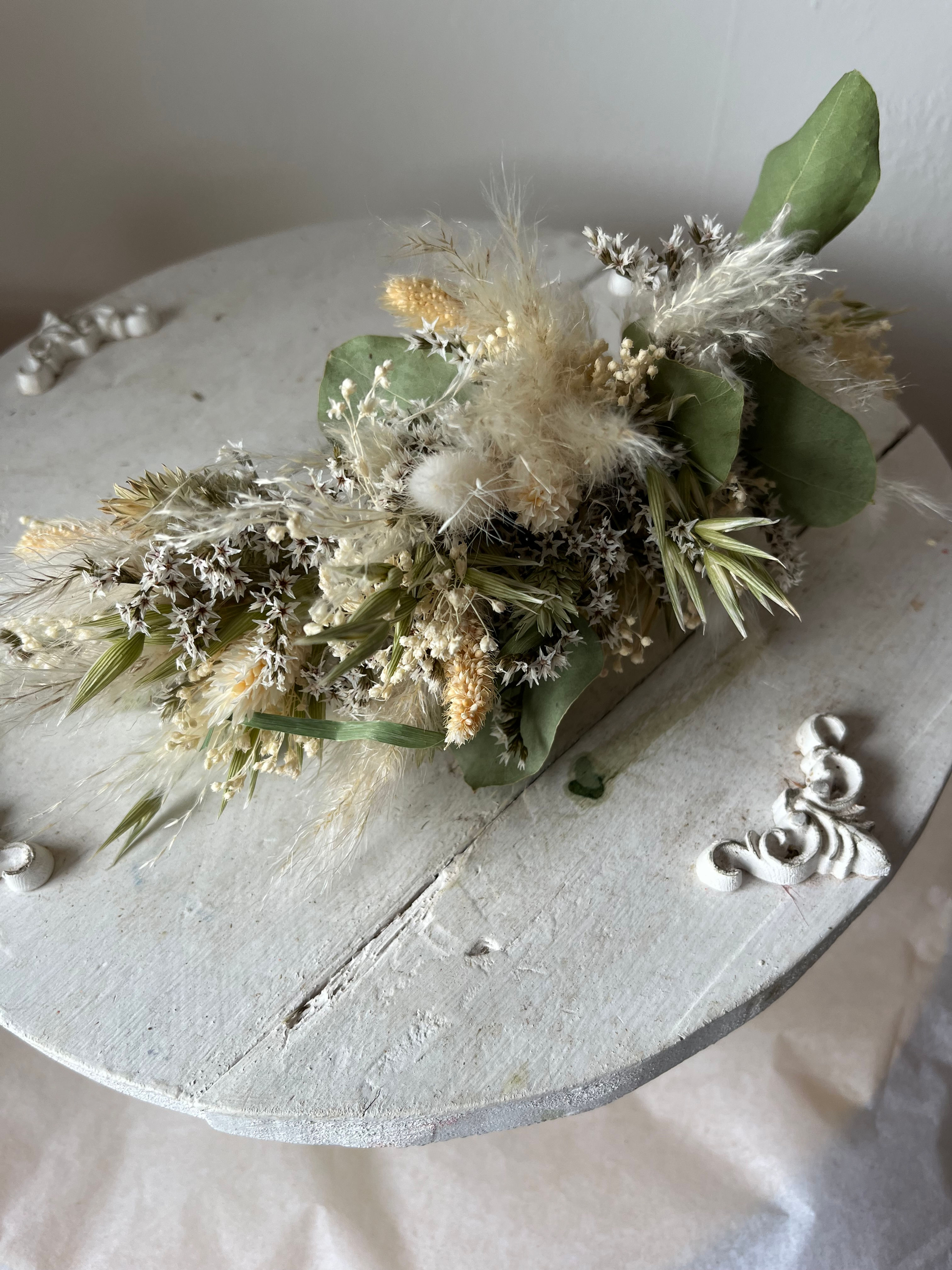 Bohemian theme cake vine with pampas & grasses