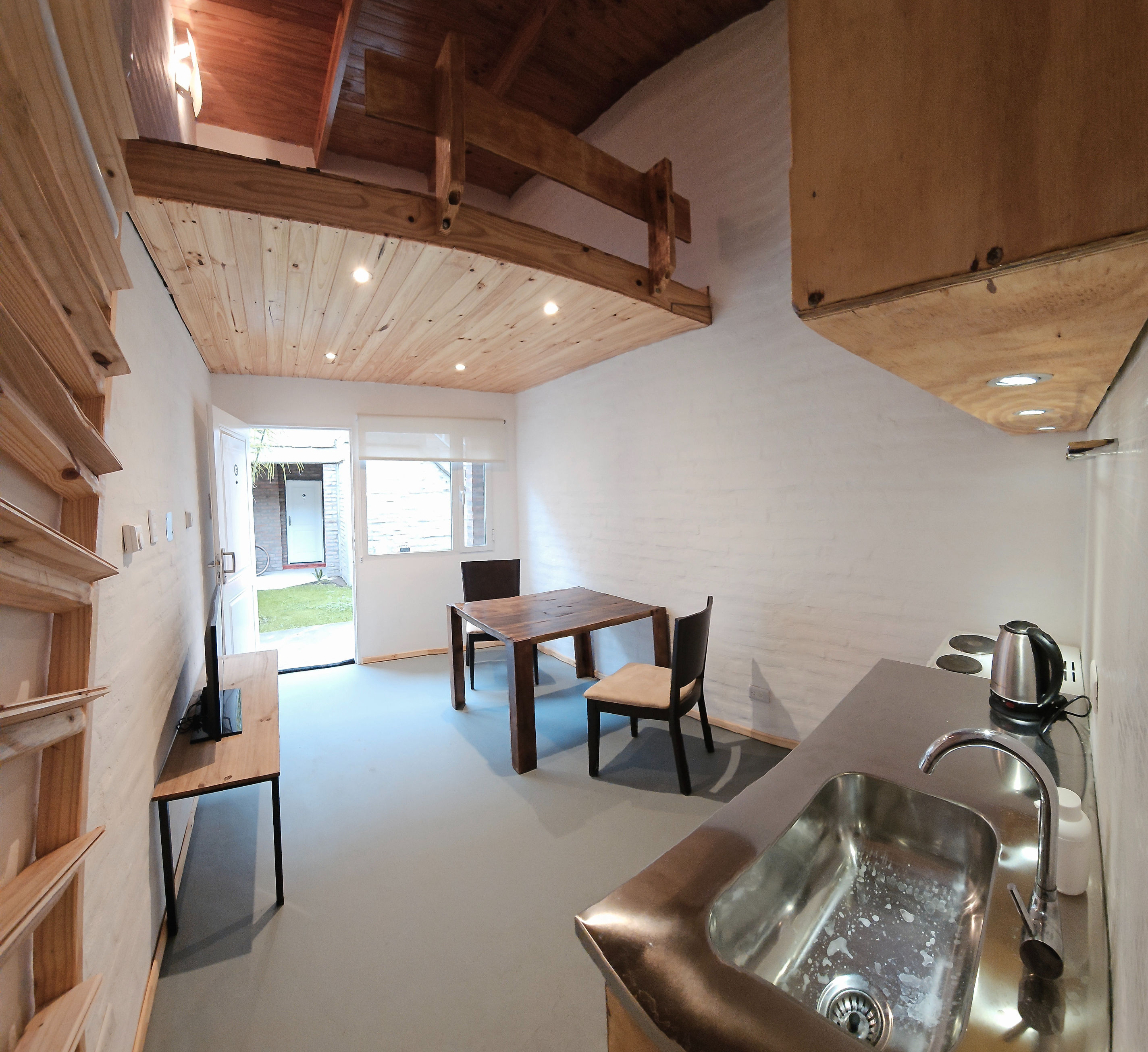 "G" 3 Amb. amoblado.