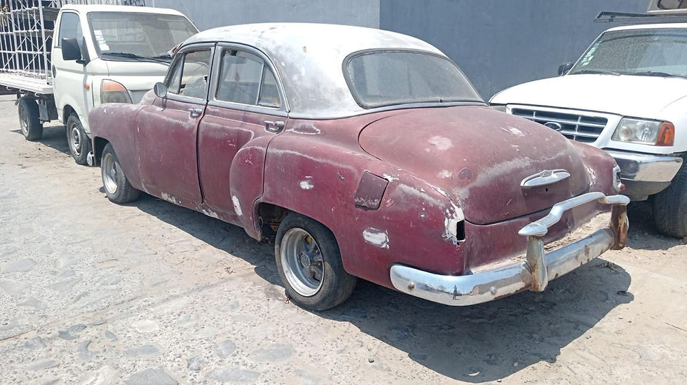 Miniatura: Chevrolet 1952 4 puertas