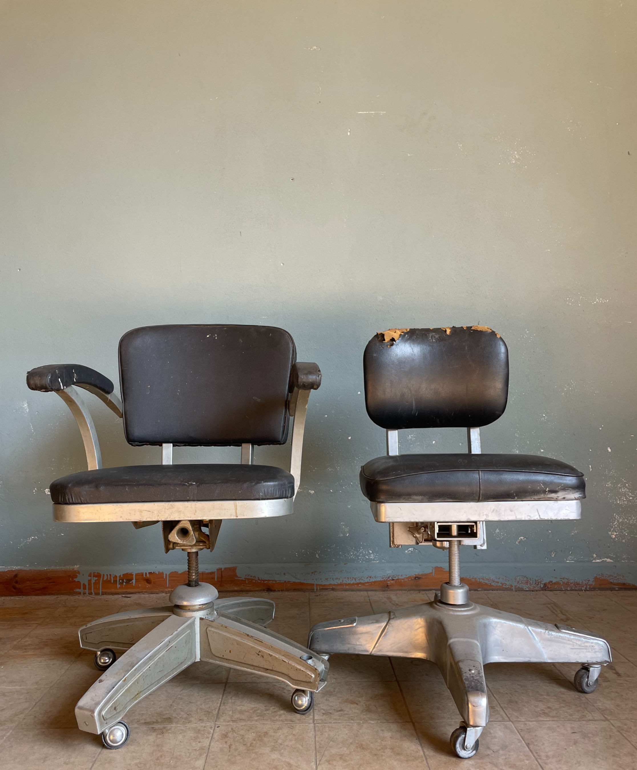 Coppia di sedie da lavoro in alluminio