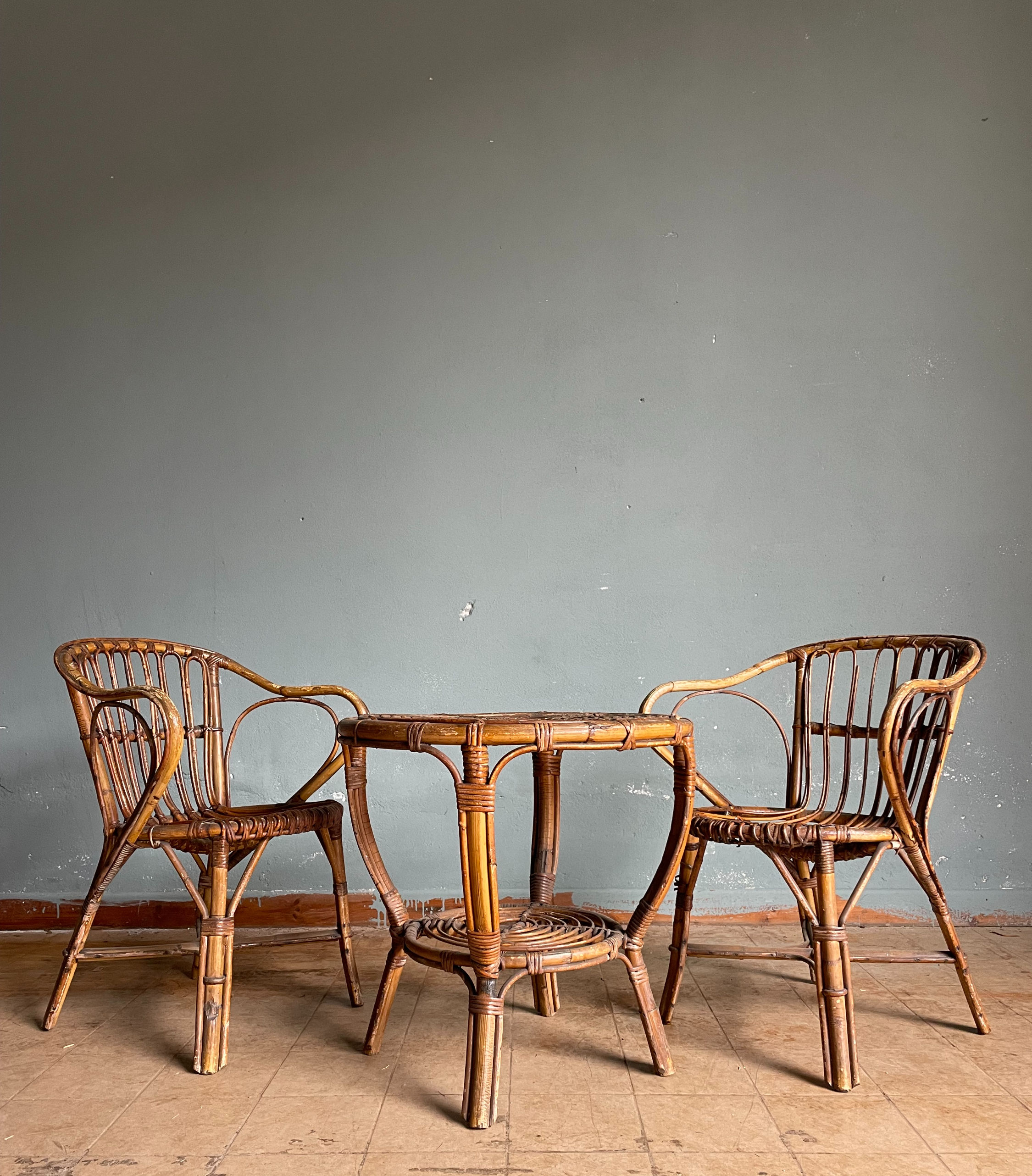 Set tavolino e sedie in rattan