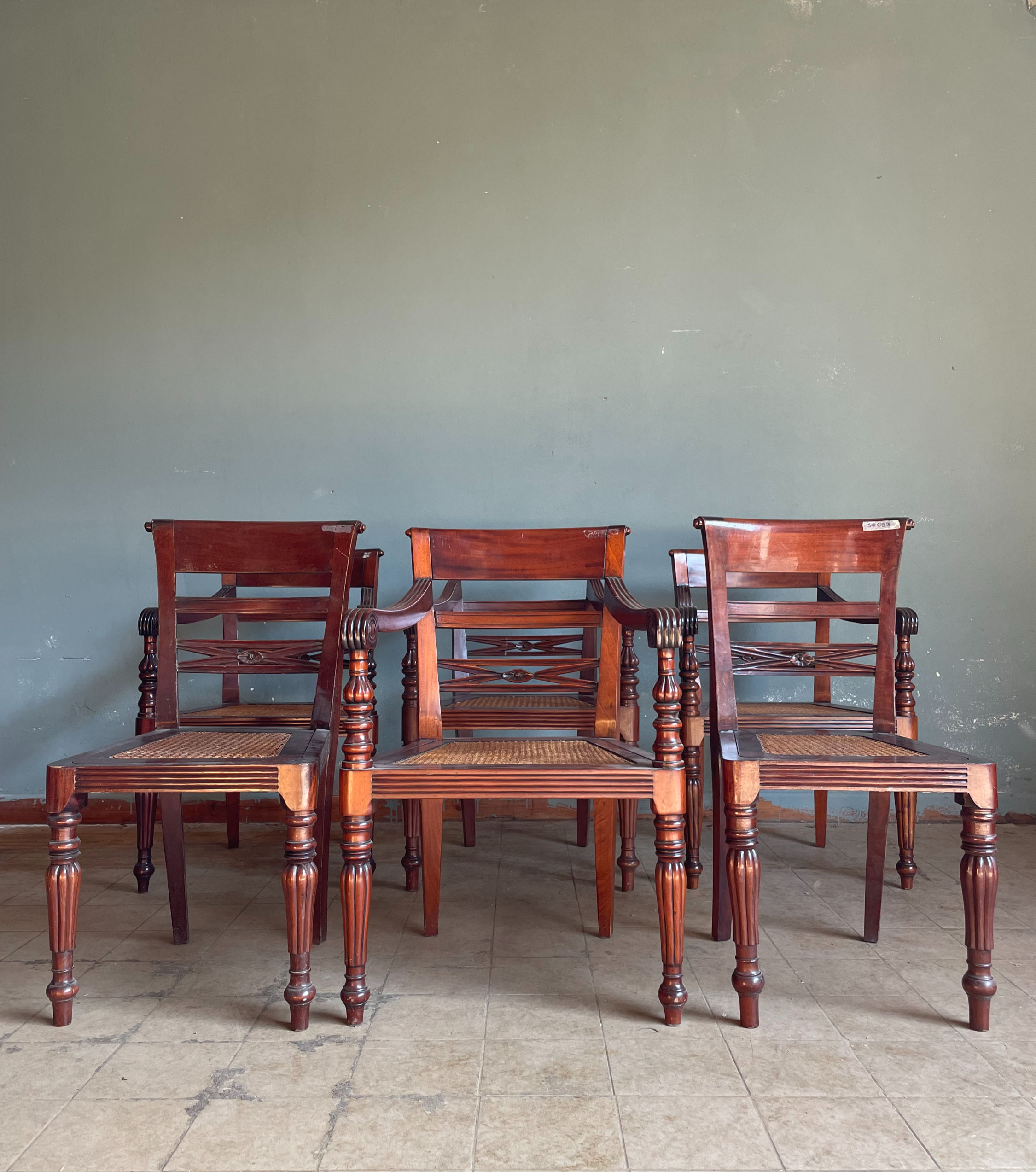 Sedie in stile coloniale con seduta in paglia di Vienna