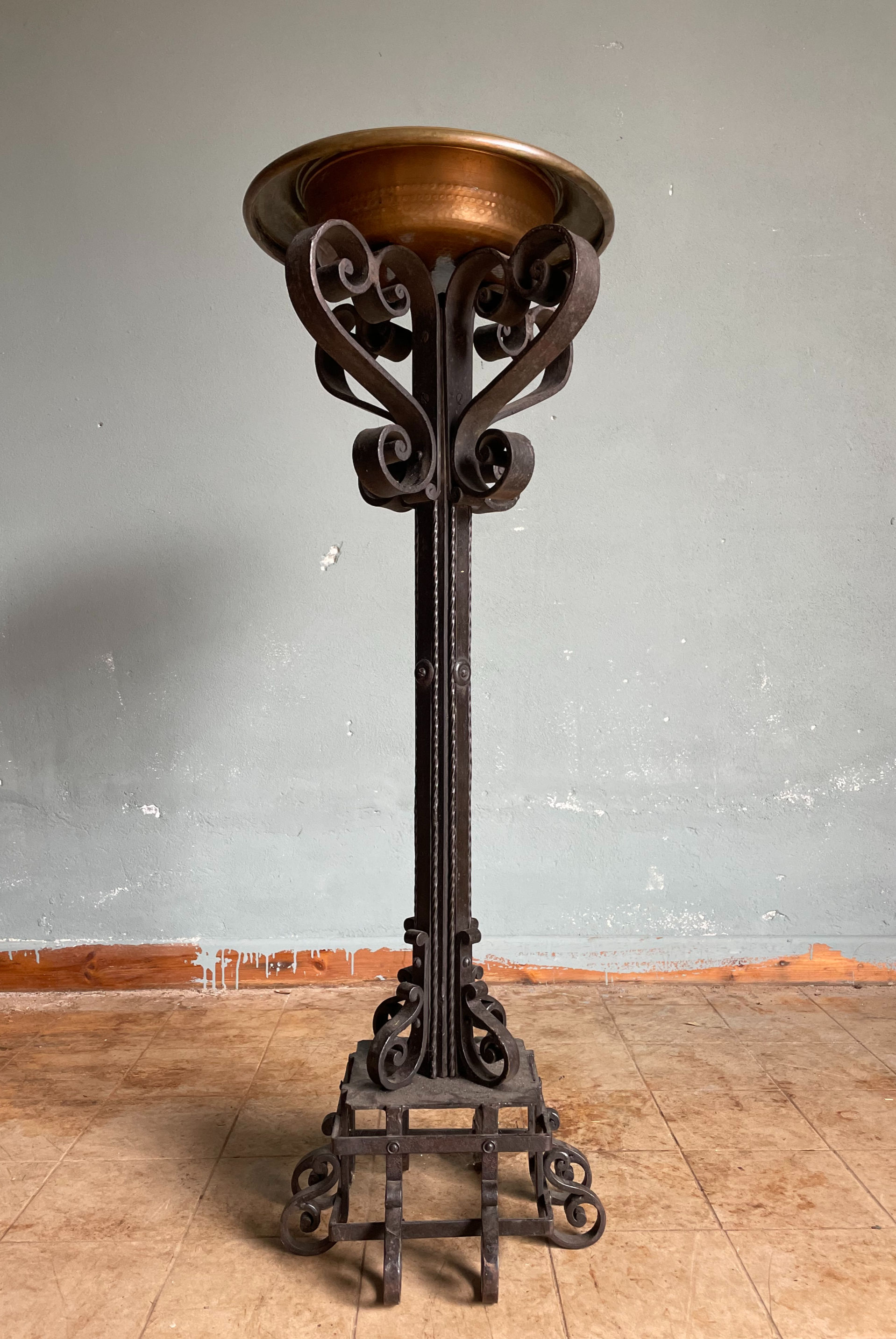 Fioriera in rame e ferro battuto