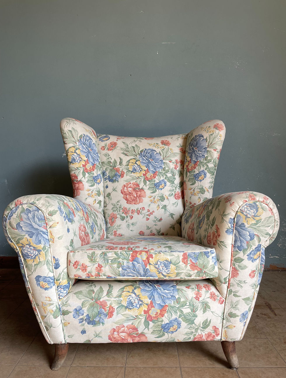 Poltrona a fiori in stile classico