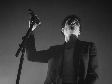 Del Water Gap's Chasing the Chimera Tour Turned Chicago's Riviera Theatre Into a Stunning Illusion of Intimate Grandeur: Live Review