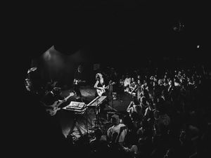 Charlotte Lawrence Announces First Live Album, 'Somewhere (Live at the Roxy)', Out December 12