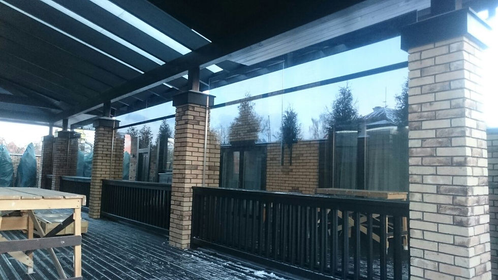 Стеклянная перегородка на террасе