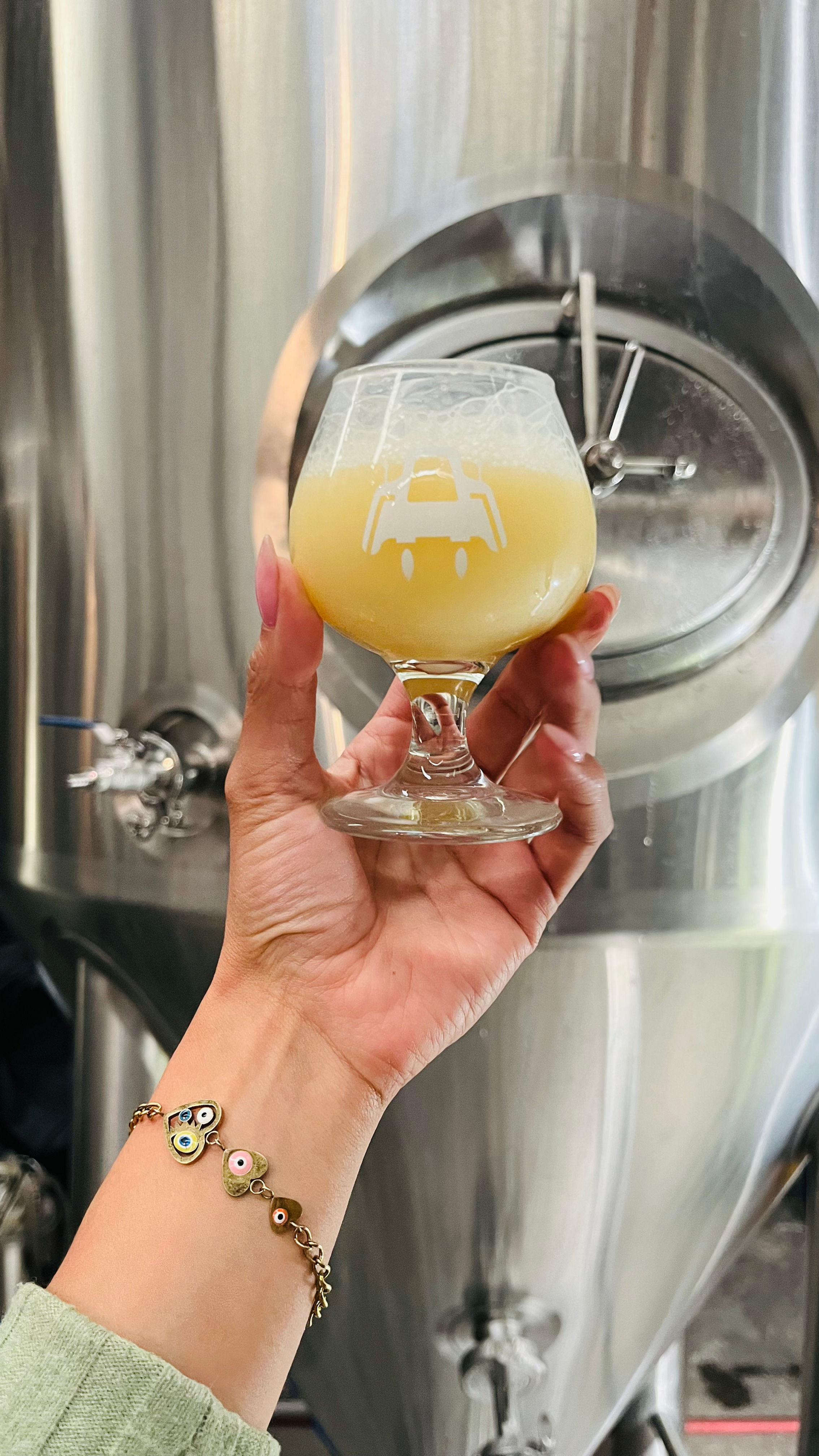 TROPIFUSION PASTRY FRUIT BEER (R) SIN ETIQUETA
