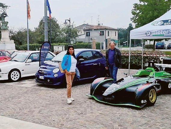 la_piazza_si_trasforma_in_circuito.jpg