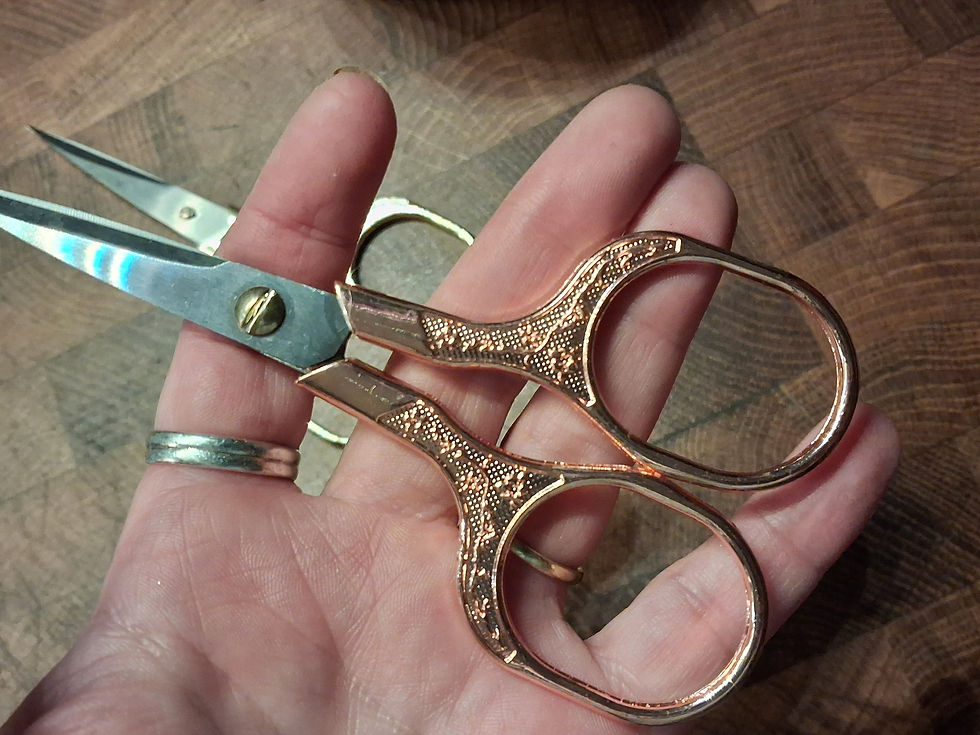 Thumbnail: Embroidery scissors 