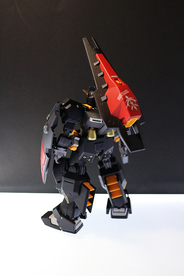 サムネイル： ガンダムTR-1[ヘイズル]改 RE-ZEON機鹵獲仕様