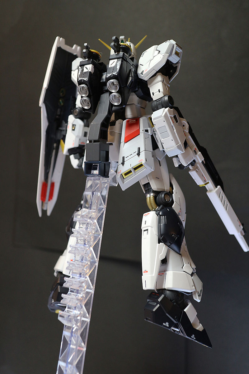 サムネイル： RG νガンダム