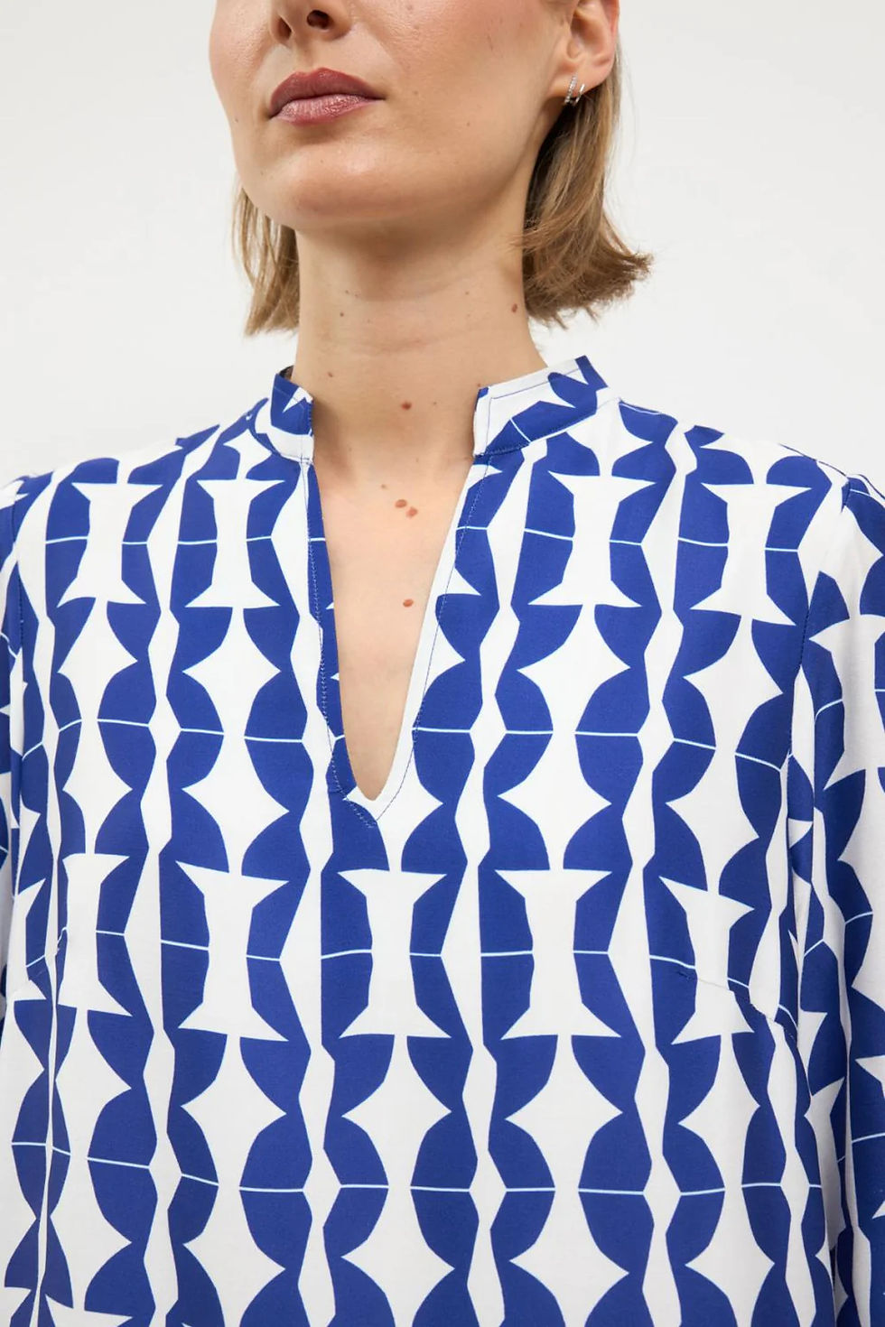 Thumbnail: Bariloche Menta Geometric Printed Satin Dress