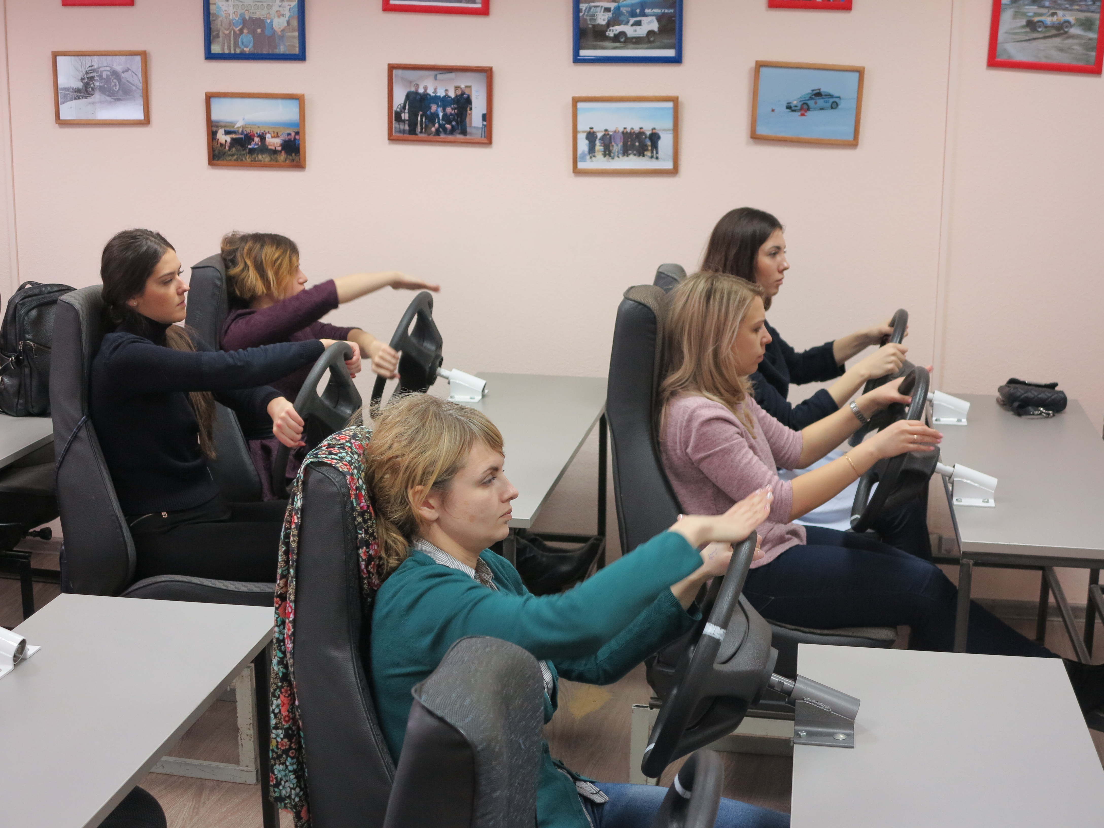 вращение рулевого колеса по секторам
