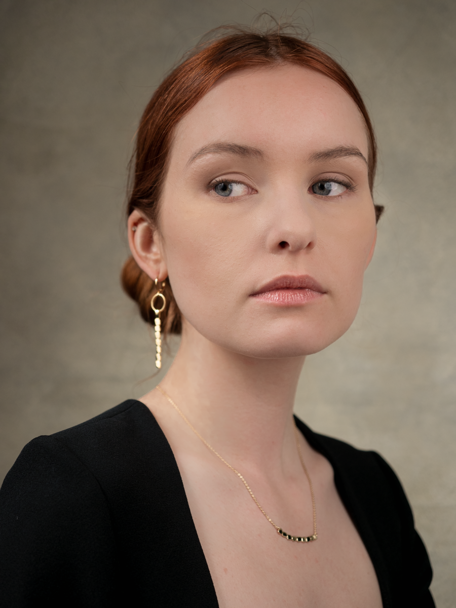 Thumbnail: Boucle d'oreille unique  Bruissement