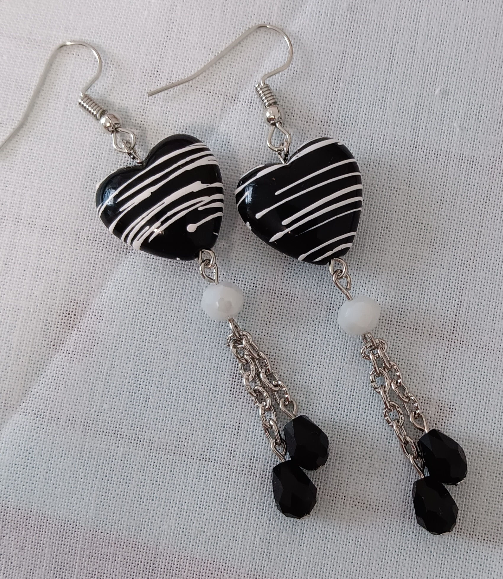 Black & White Heart Dangle Earrings 