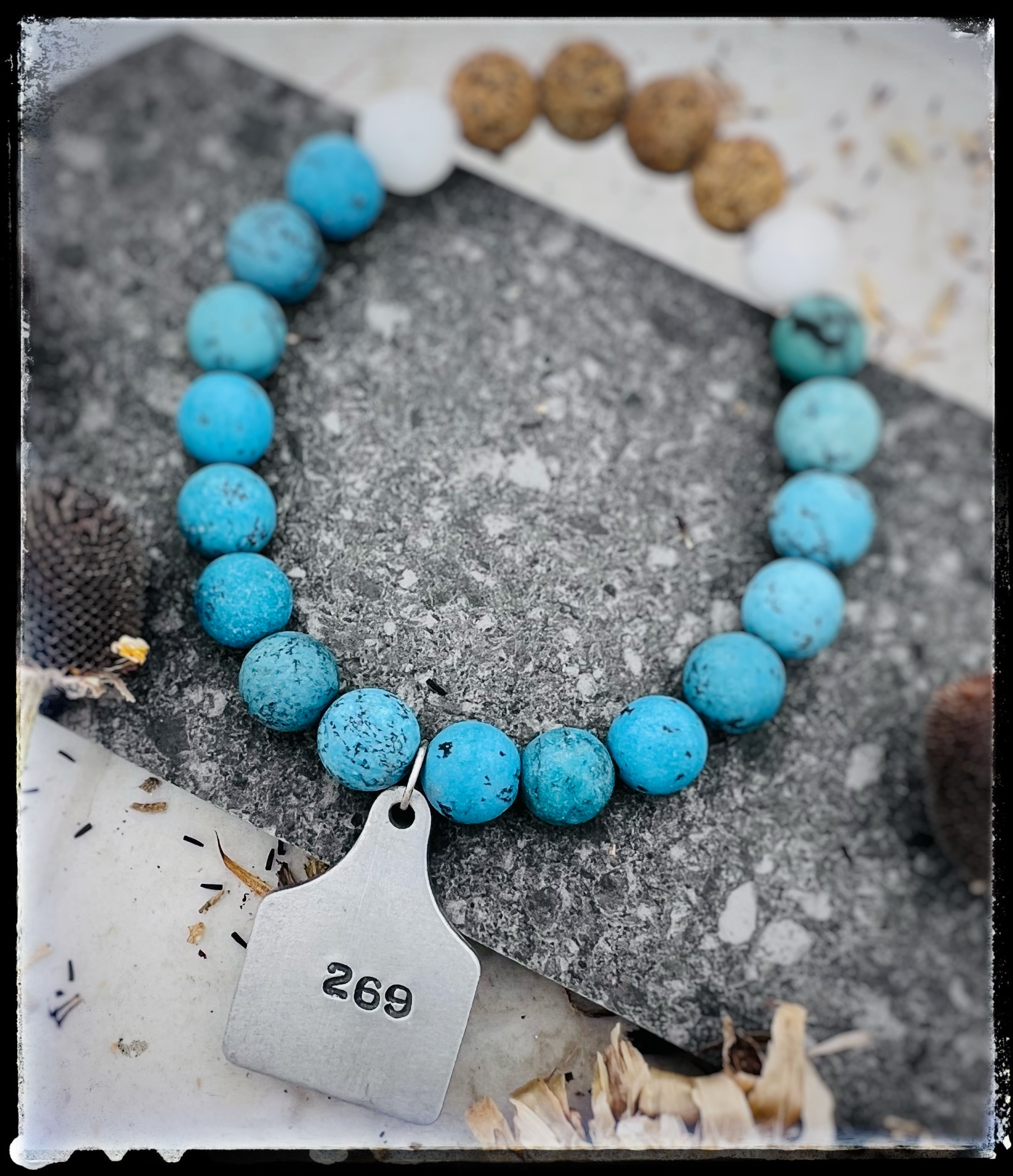 269 Turquoise Snow Quartz Gemstone Bracelet 