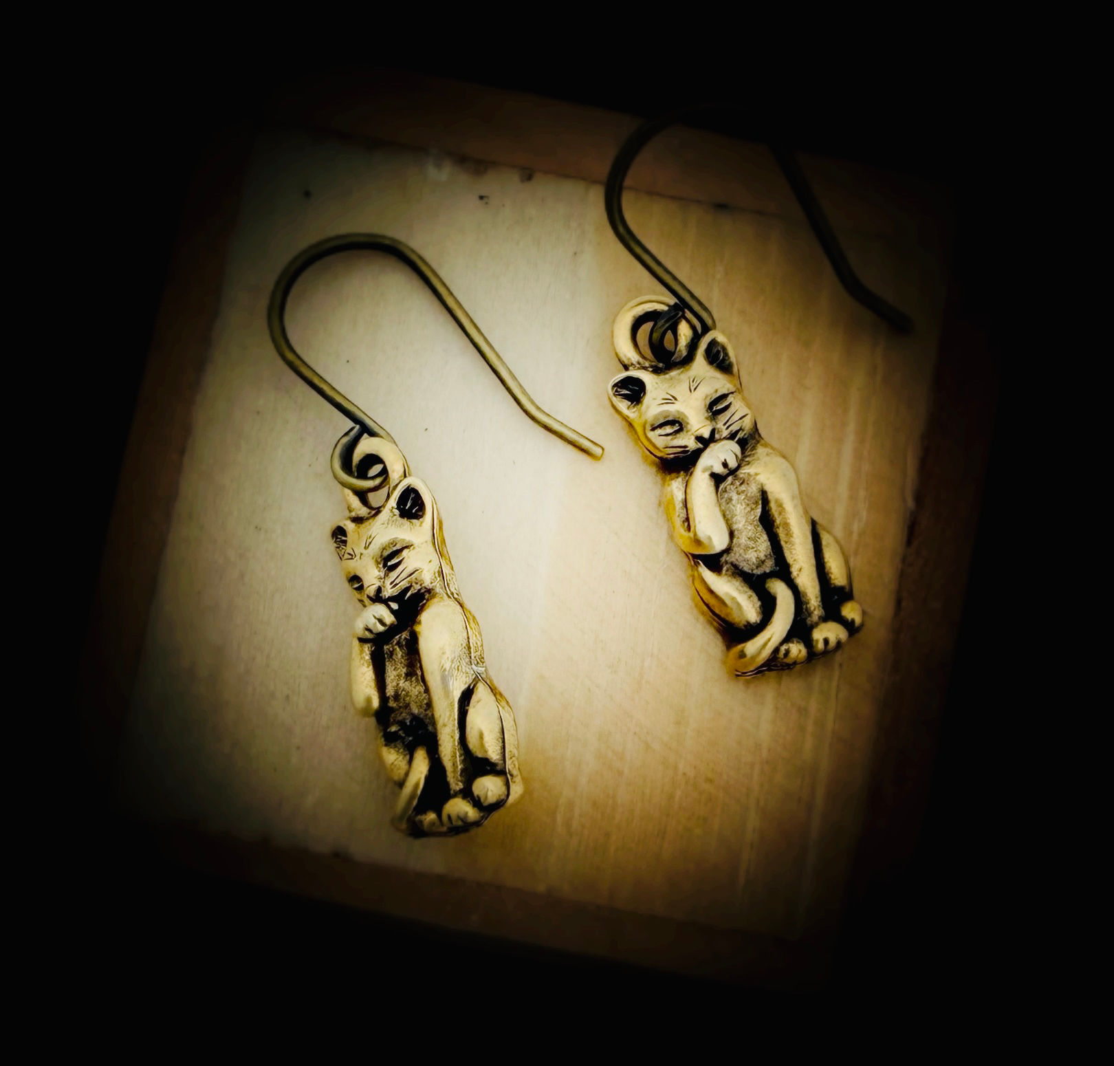 Vintage Cat Earrings 