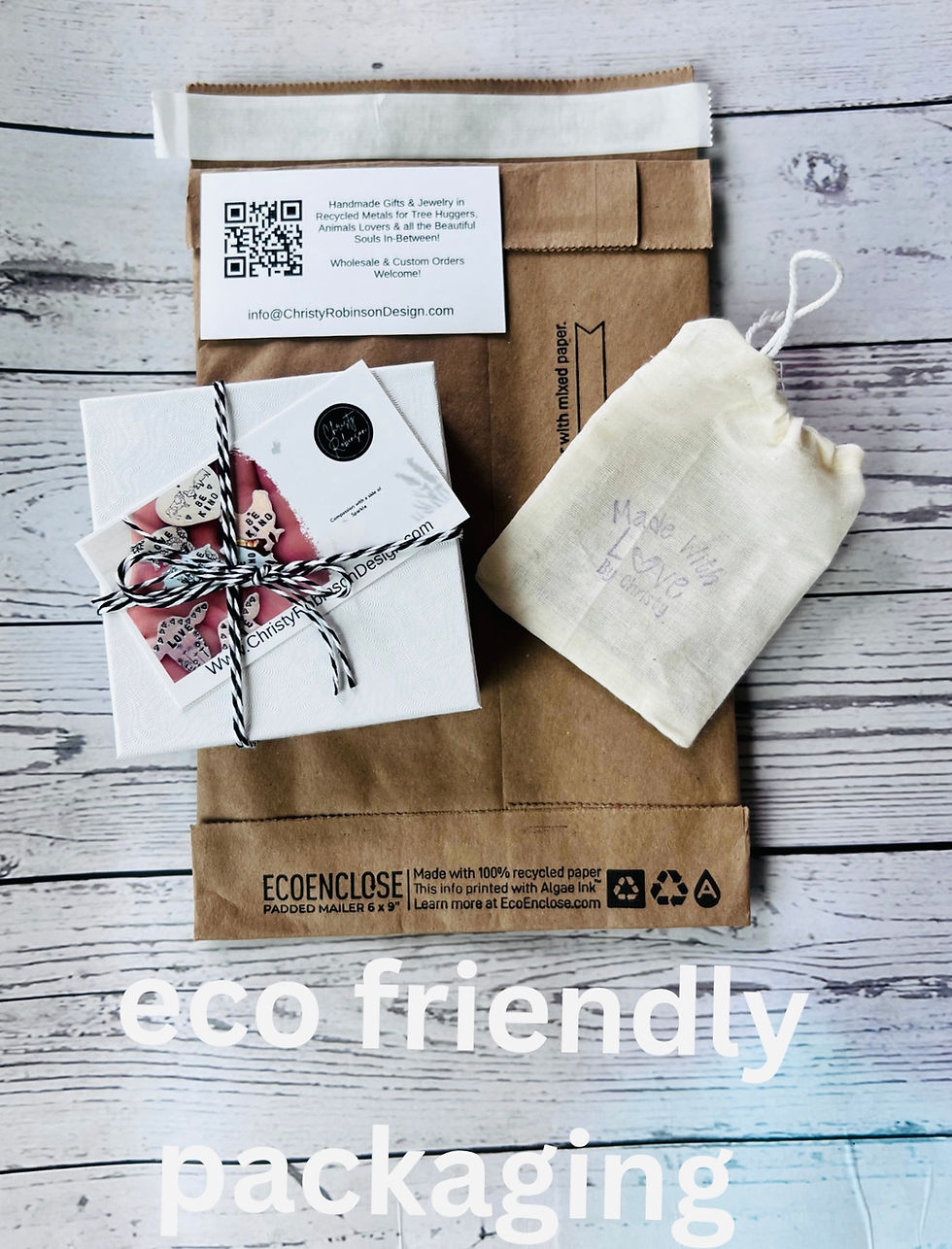 Pikkukuva: Vegan Farmed Animal Heart Necklace