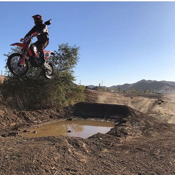 Mud bath therapy #dualarchy _#dualsport 
