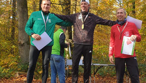 Medaillen und Bestzeiten für die Athleten des LCE beim Refrather Herbstlauf