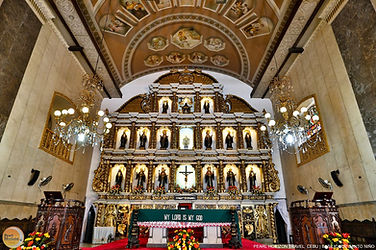 Pray at the ornate golden altar of Basilica de Santo Nino. Book your Cebu private pilgrimage tour package for deep spiritual reflection with Pearl Horizon Travel.