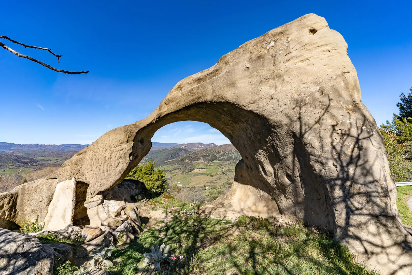 Arco-tufaceo.webp