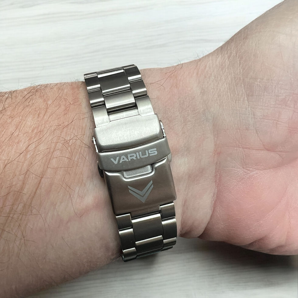 Thumbnail: SEEK (Black Dial)
