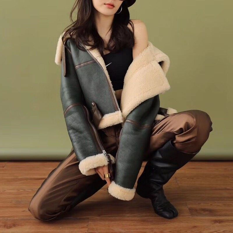 Thumbnail: Sheepskin Wool Leather Jacket Women Fleece Warm Winter Motorcycle Jacket Patchwo