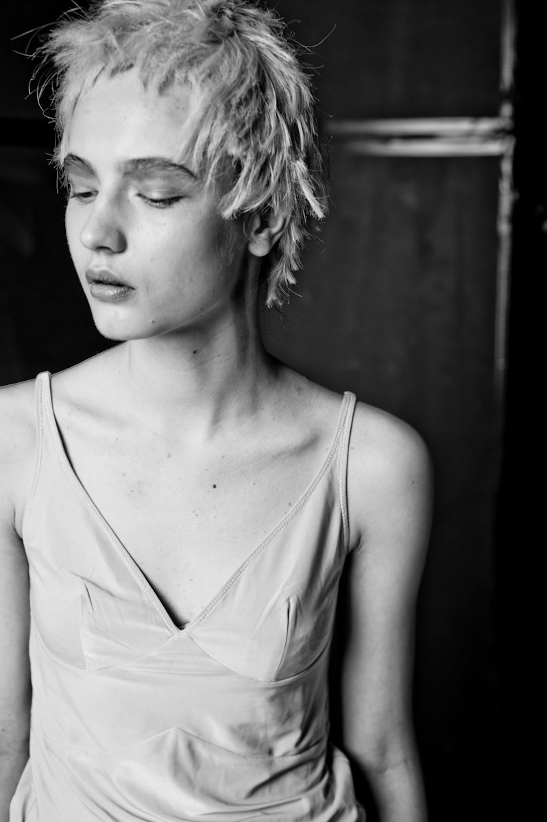 model_Wb&w_012