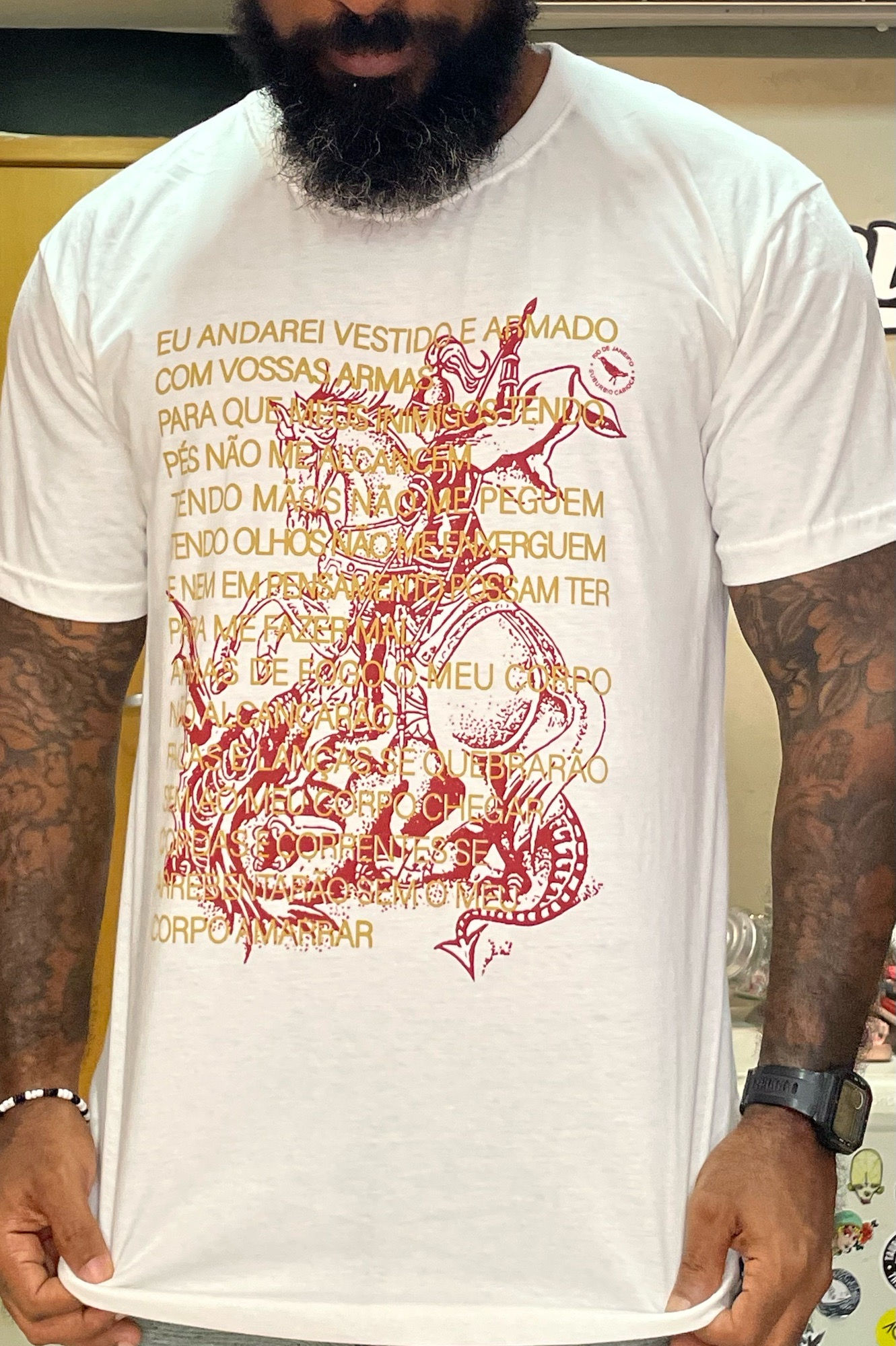 CAMISETA ORAÇÃO DE SÃO JORGE SOBREPOSTA