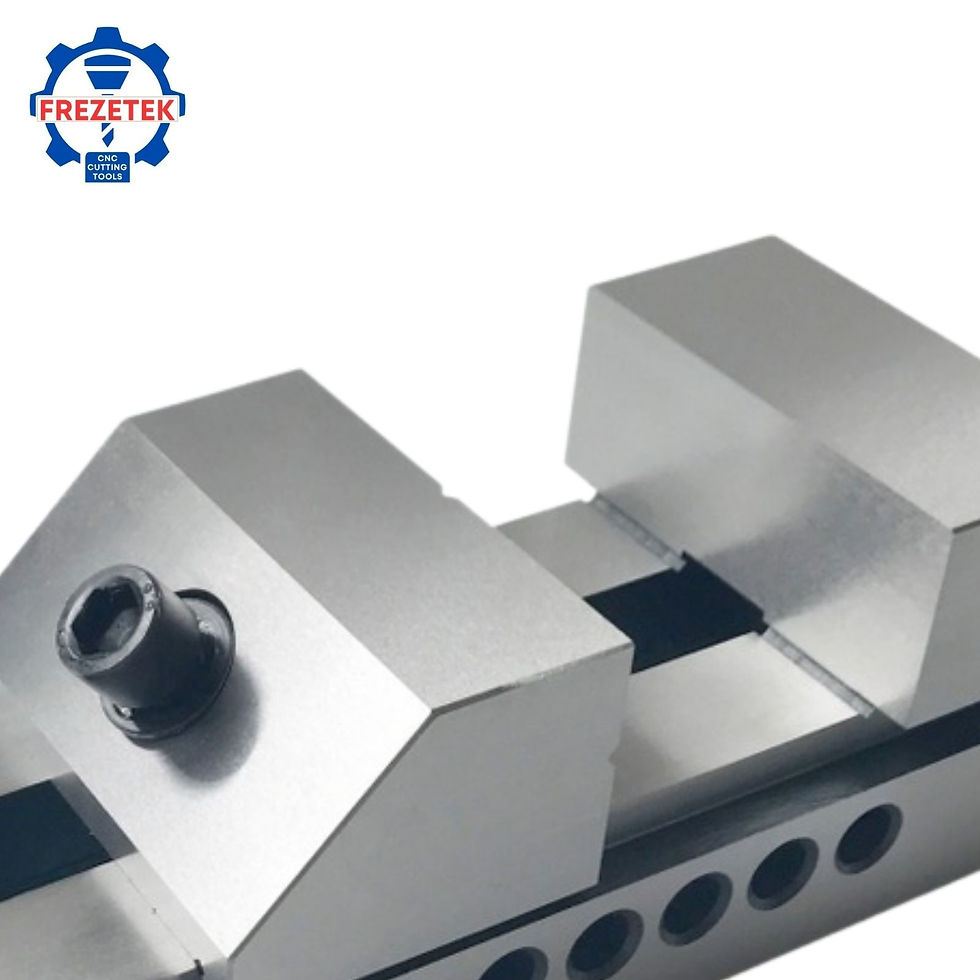 Küçük resim: Açılı Pimli Hassas Mengene yakın pim ve çene görünümü