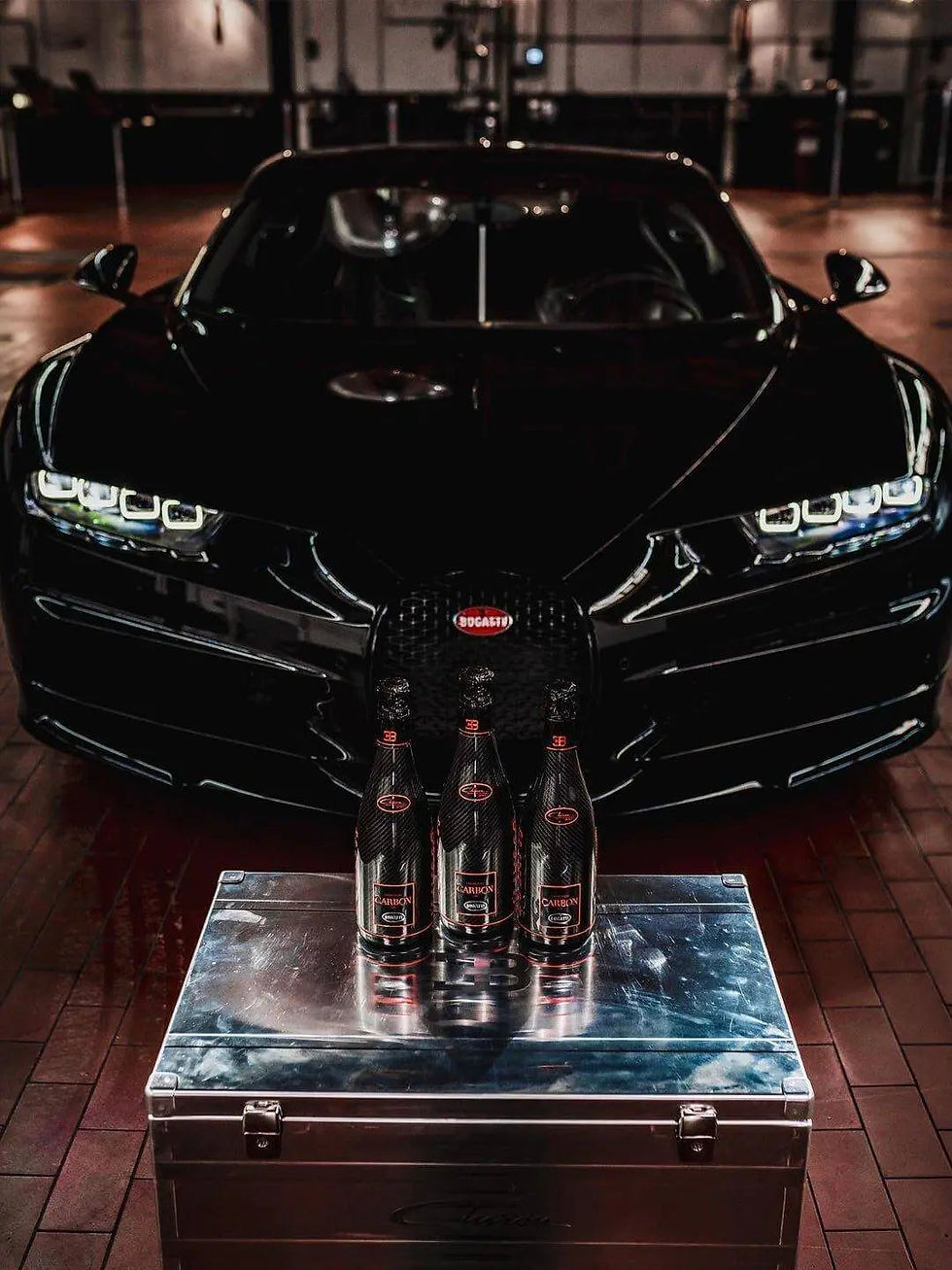 Champagne CARBON Bugatti Chiron ƎB.02 Vintage 2006 - Image 2