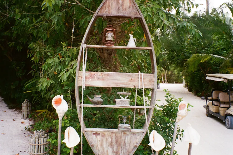 Transforming Your Space: Incorporating Vintage Items in Coastal Decor