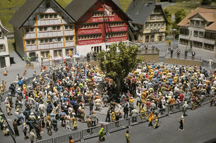 De Landsgemeente in het kanton Appenzell Innerrhoden vindt sinds 1403 elk voorjaar plaats.