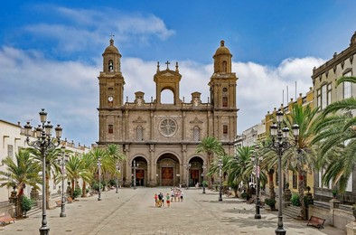 Las Palmas de Gran Canaria - Santa Ana-székesegyház és történelmi tér a Vegueta óvárosban - MSC Euribia csoportos hajóút - HJTD - HAJÓUTAD