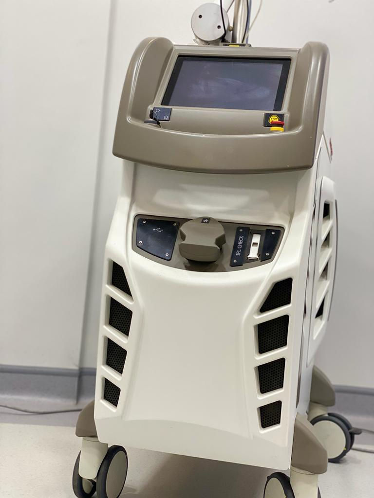 Thumbnail: Q-Plus laser