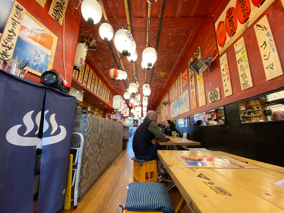 Japanese Lantern Street Bar | 居酒屋 ちょうちん横丁 | SAPPOROビールと炙り焼きの店