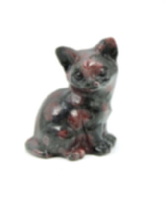 Garnet Sitting Cat