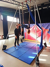 Enfants sur le trapèze