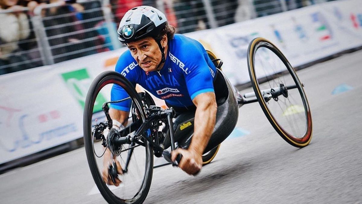 Zanardi su handbike per l'Italia